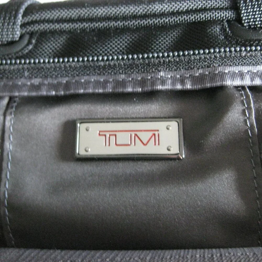 TUMI Alpha Slim Laptop Tablet Briefcase Shoulder Bag Case